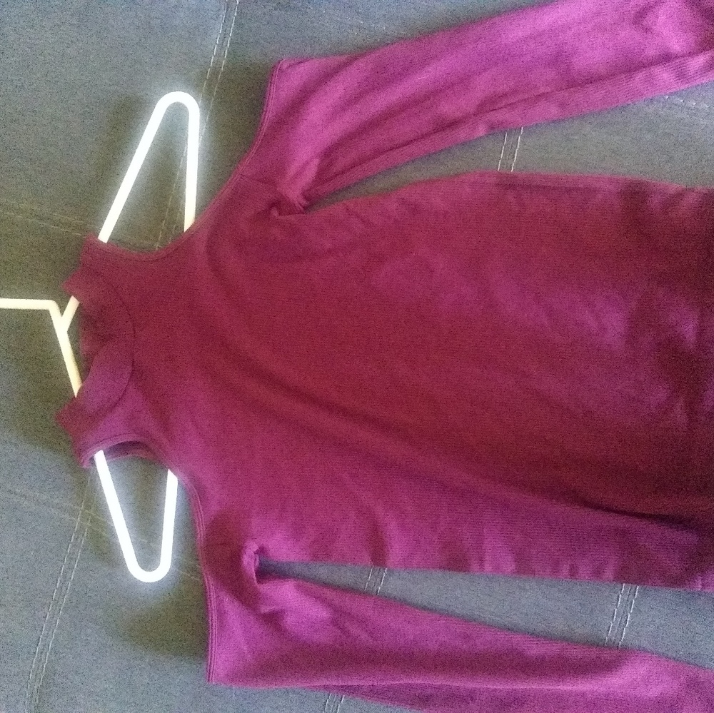 Open sleeve  /long sleeve / turtle neck